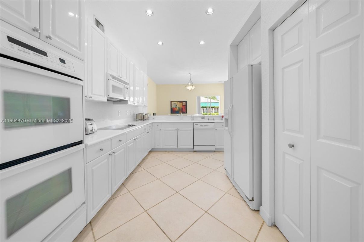 Interior, Kitchen, Pendant Lights, Recessed Lighting
