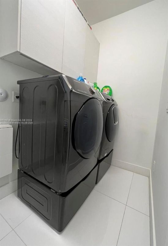 Interior, Washer