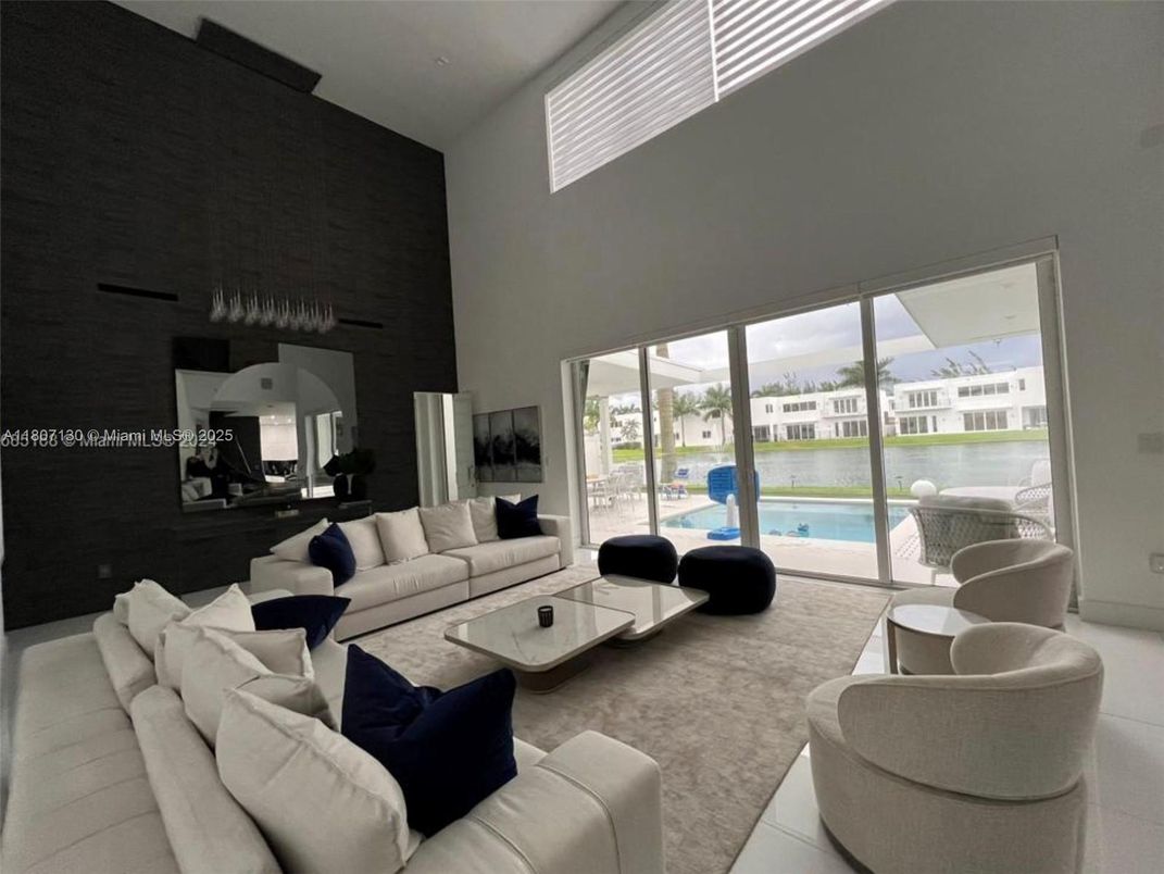 Interior, Living room, Water