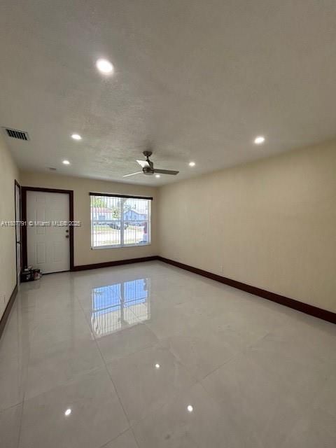 Empty room, Interior, Recessed Lighting