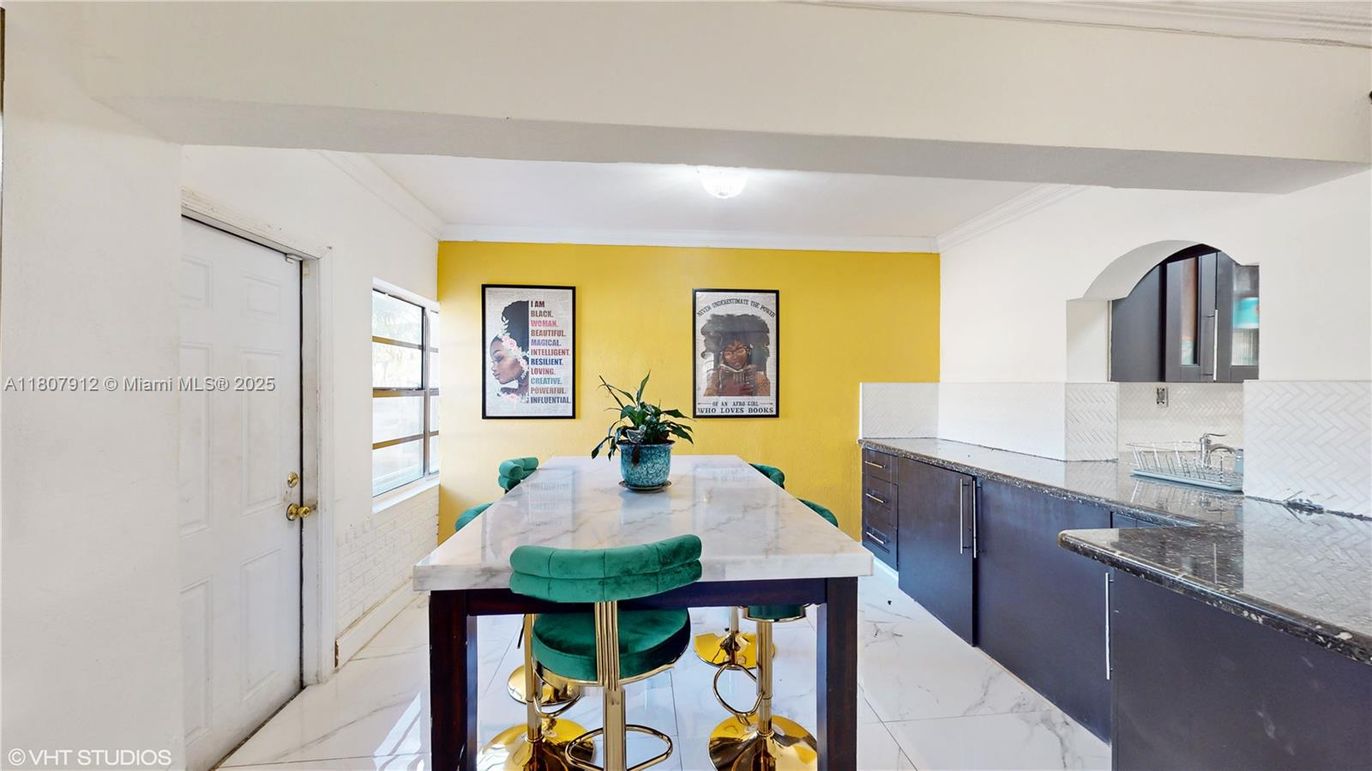 Dining room, Interior, Marble