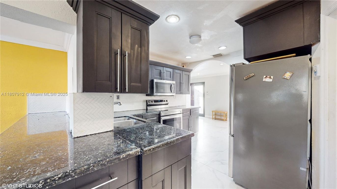 Interior, Kitchen, Marble, Recessed Lighting, Stainless Steel Appliances