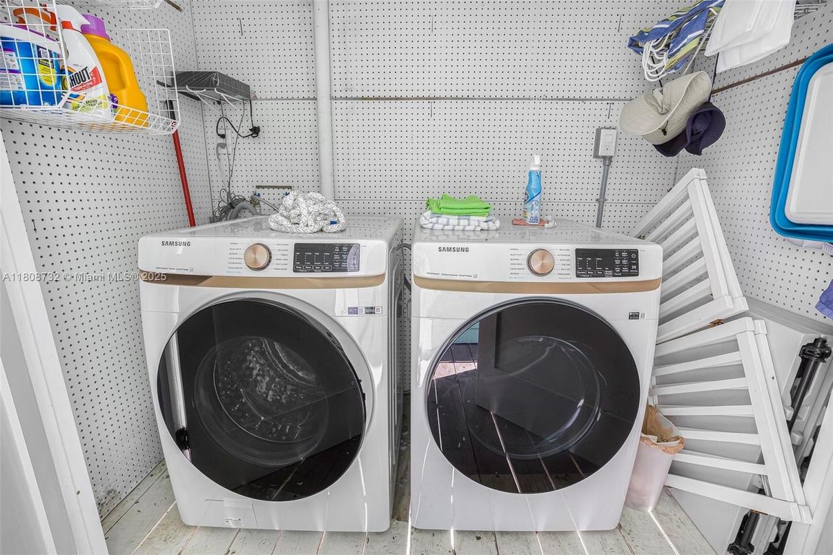 Interior, Utility Closets, Washer