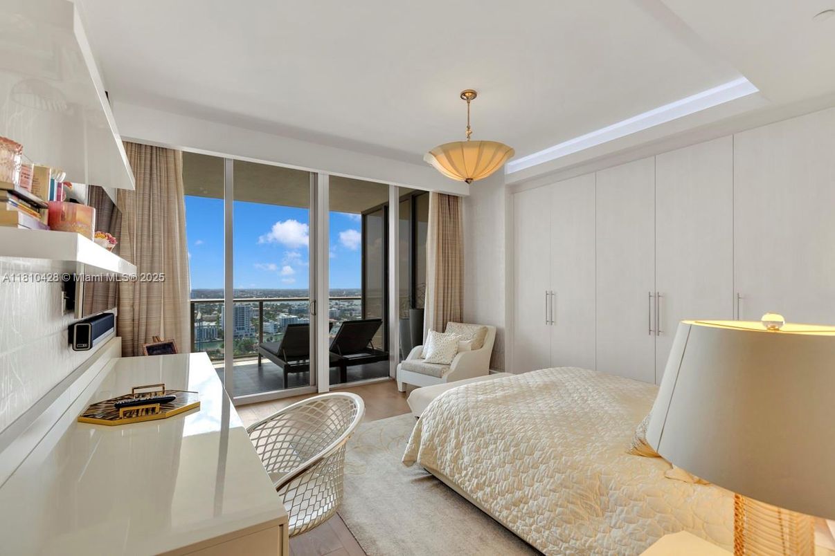 Bedroom, Interior, Pendant Lights, Water, Wood Texture Flooring
