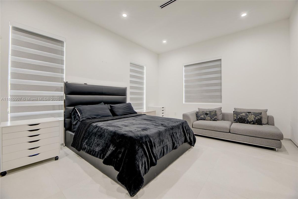Bedroom, Interior, Recessed Lighting