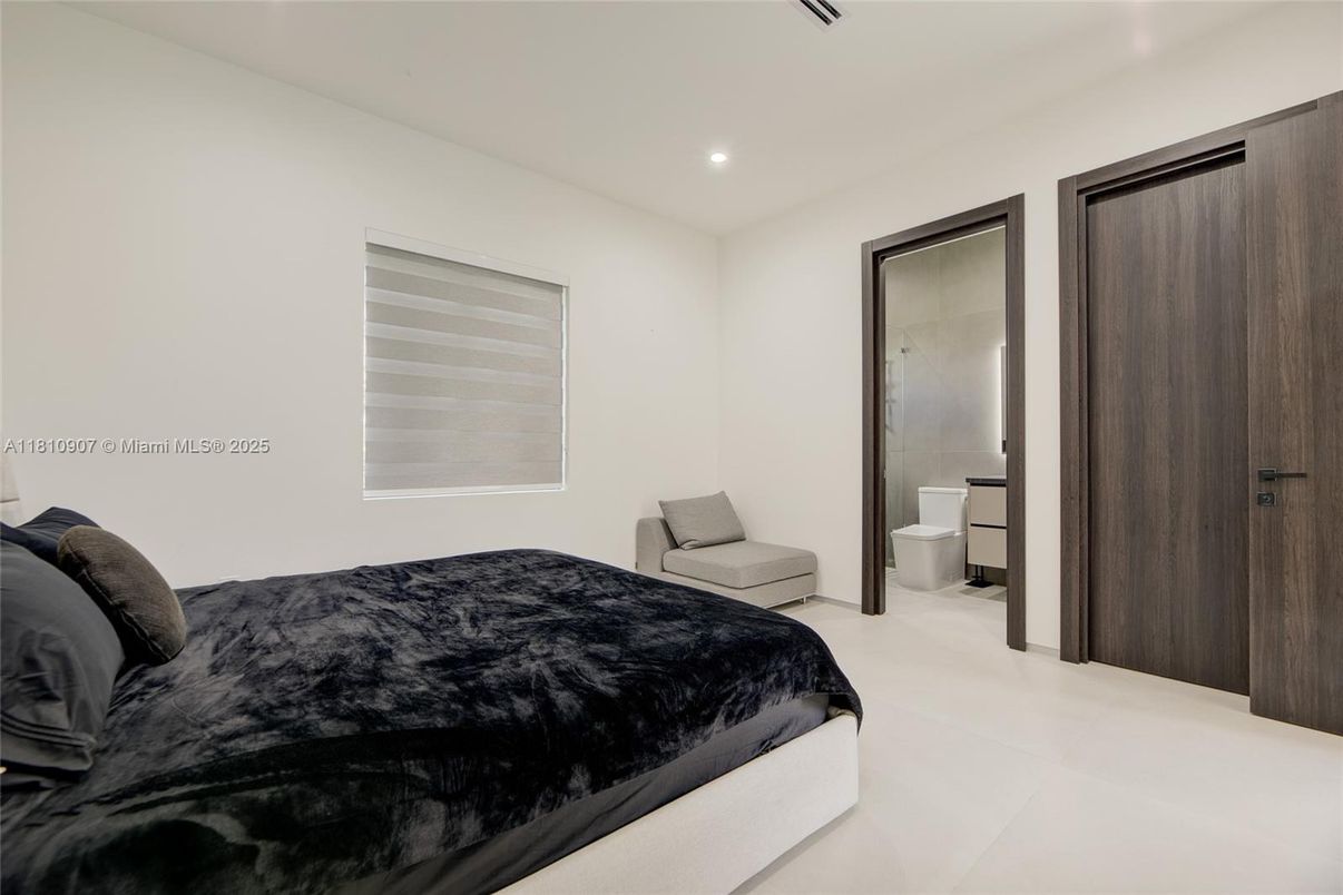 Bathroom, Bedroom, Interior, Recessed Lighting