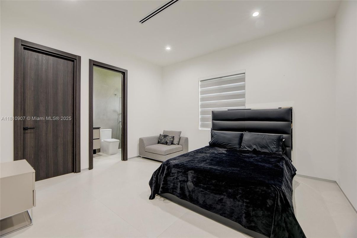 Bathroom, Bedroom, Interior, Recessed Lighting