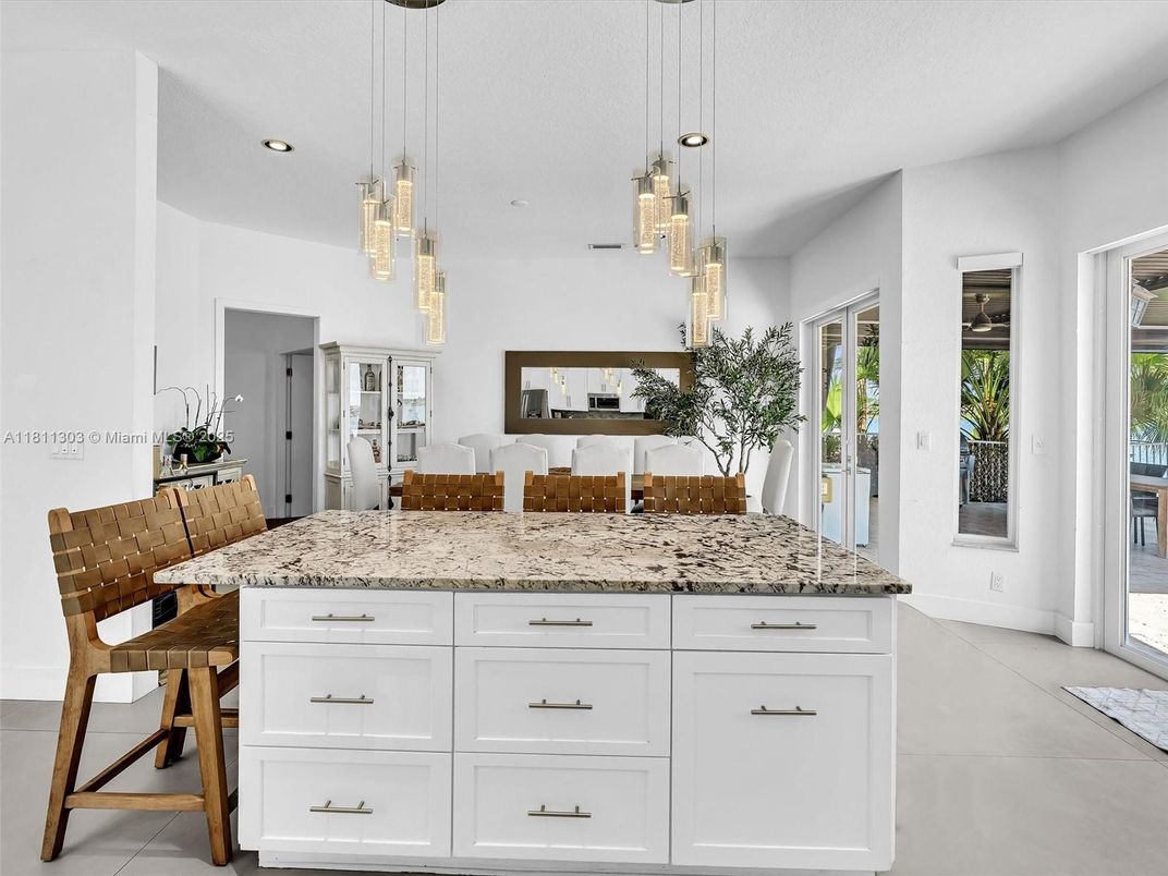 Dining room, Interior, Kitchen, Pendant Lights, Recessed Lighting