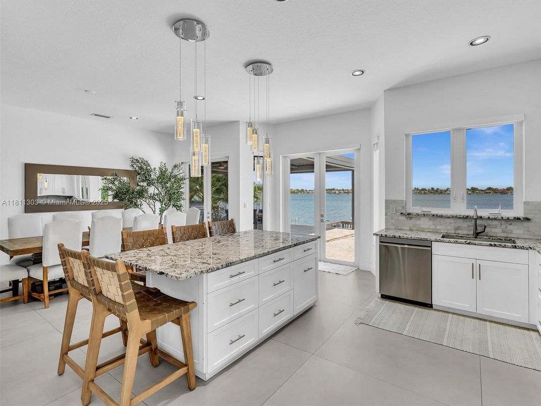 Dining room, Interior, Kitchen, Pendant Lights, Recessed Lighting, Stainless Steel Appliances, Water