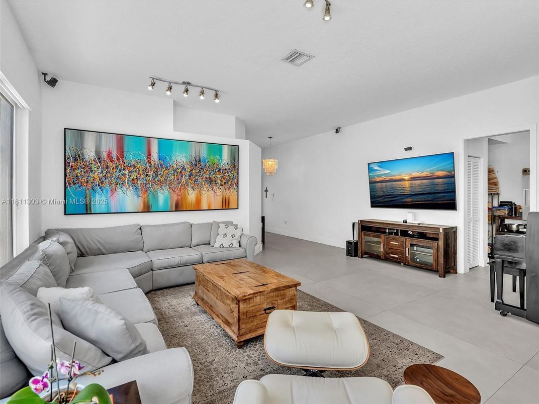 Interior, Living room, Pendant Lights