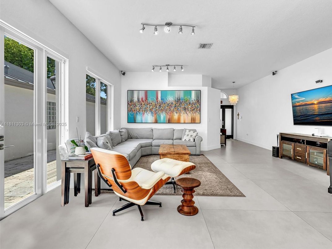 Interior, Living room, Pendant Lights