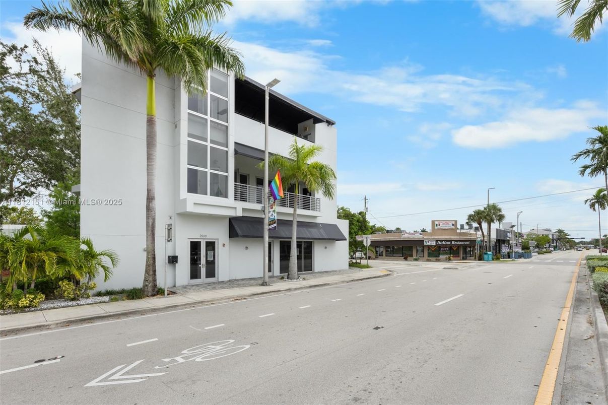 Exterior, Facade, Condo Building