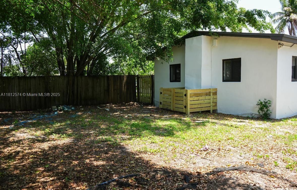 Backyard, Exterior