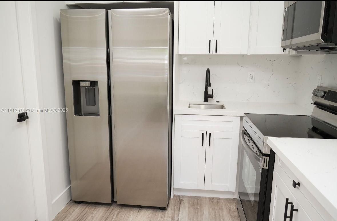 Interior, Kitchen, Stainless Steel Appliances, Wood Texture Flooring
