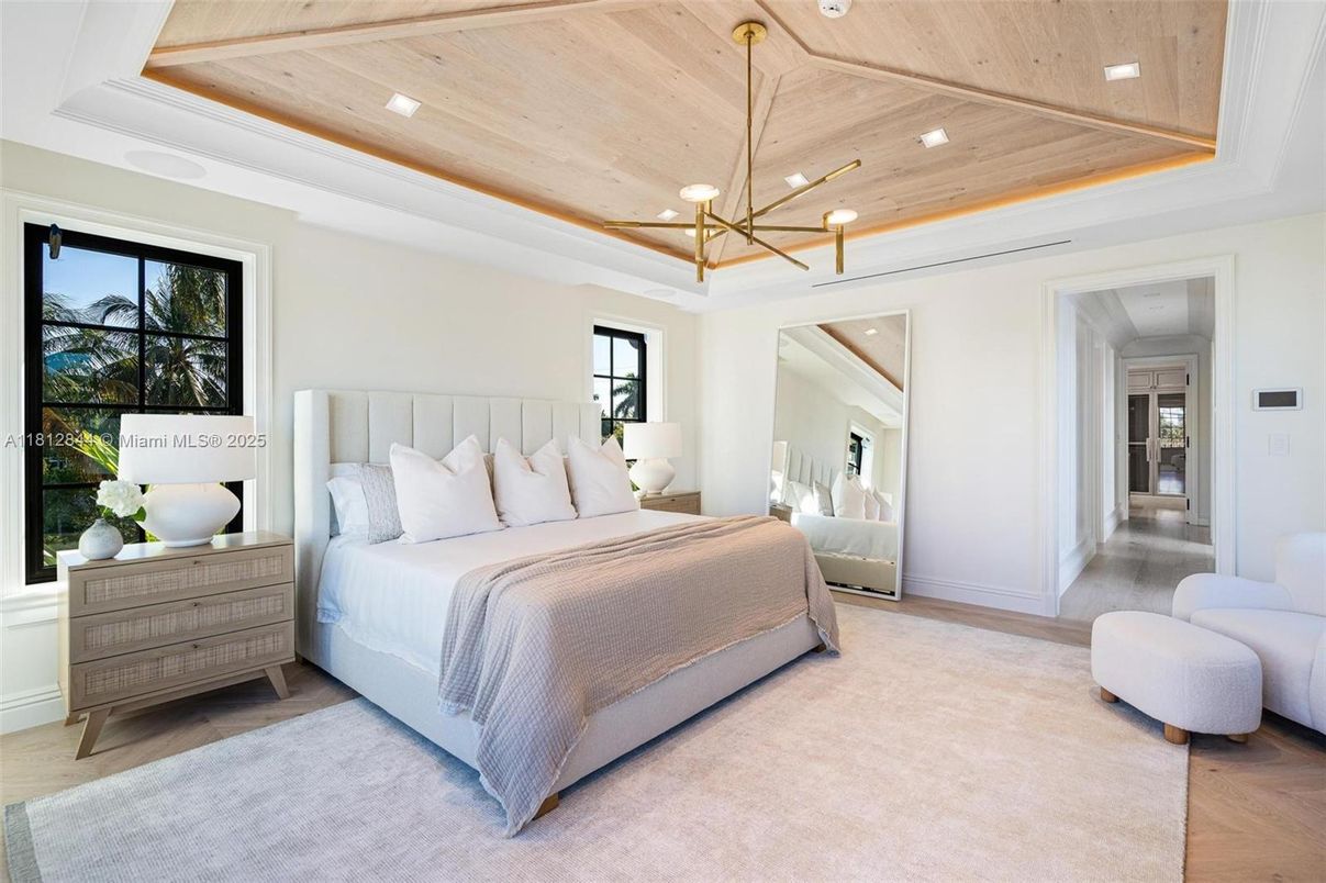 Bedroom, Interior, Pendant Lights, Recessed Lighting, Wooden Ceilings