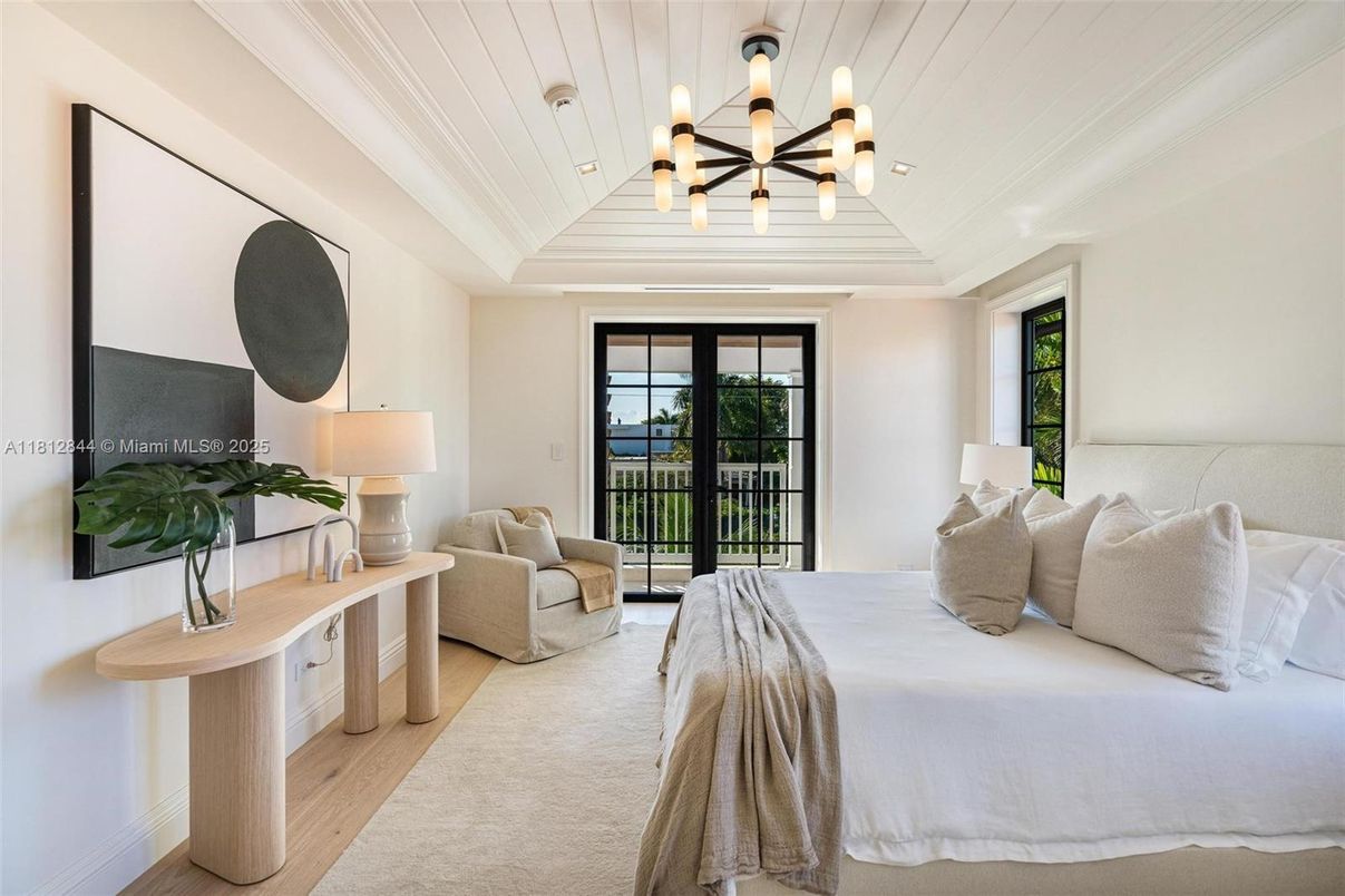 Bedroom, Interior, Pendant Lights, Wood Texture Flooring