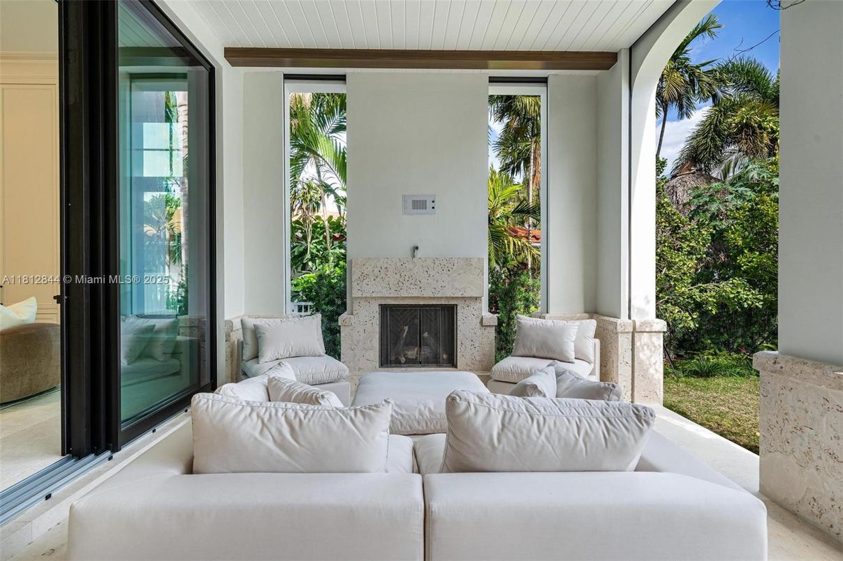 Fireplace, Interior, Living room