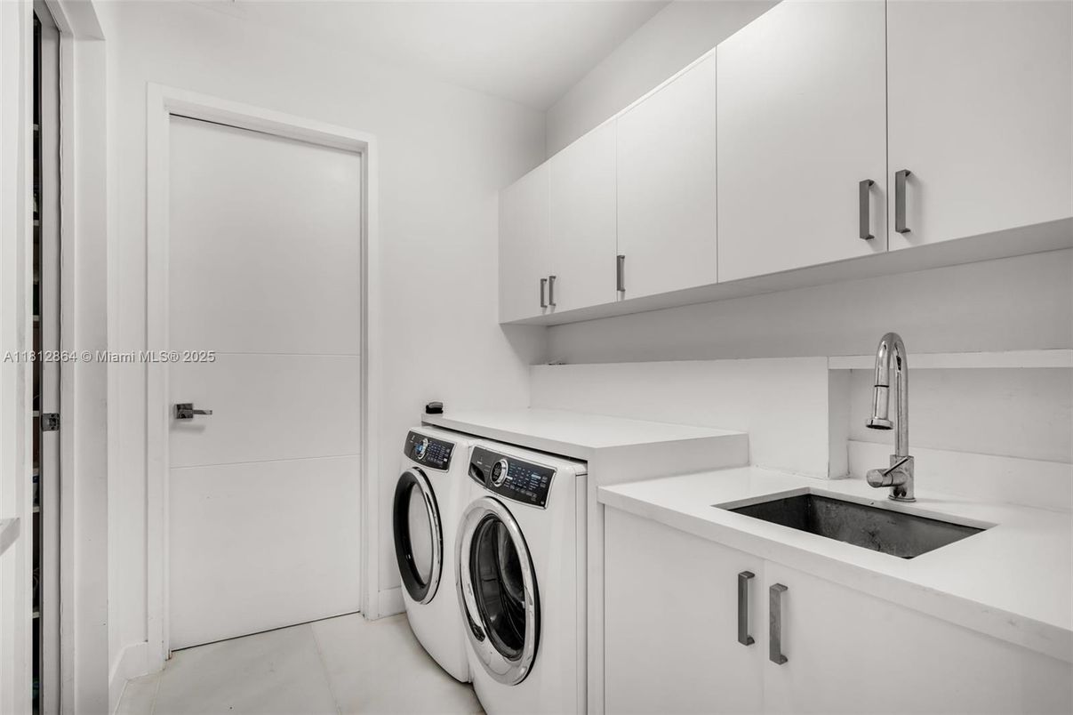 Interior, Washer