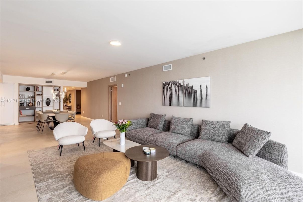 Dining room, Interior, Living room, Pendant Lights, Recessed Lighting