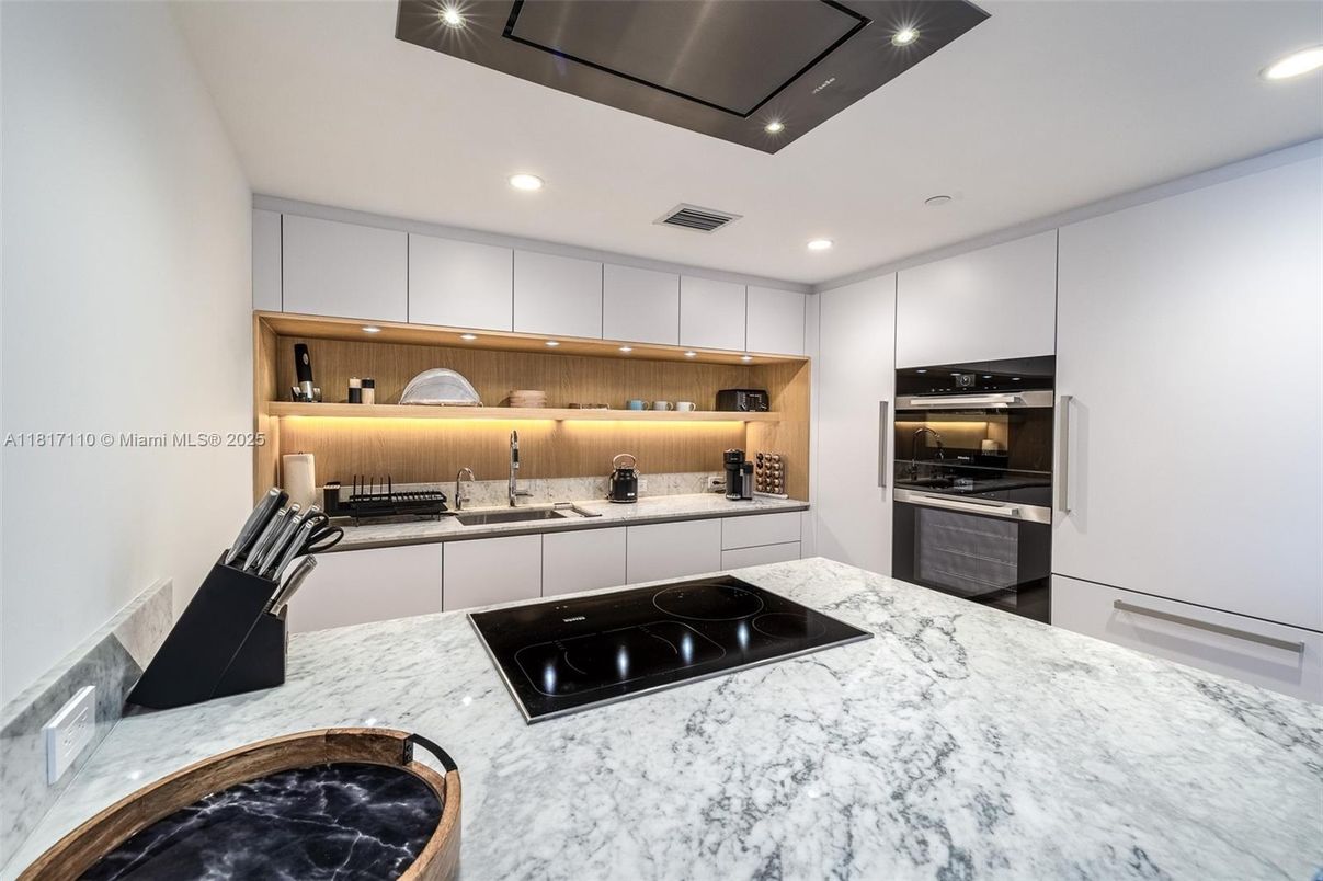Interior, Kitchen, Recessed Lighting