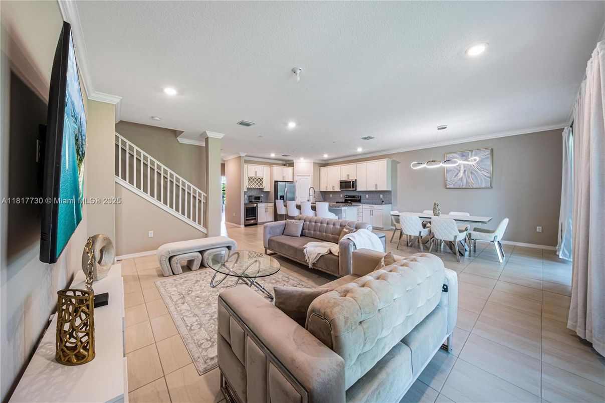 Dining room, Interior, Kitchen, Living room, Pendant Lights, Recessed Lighting, Stainless Steel Appliances