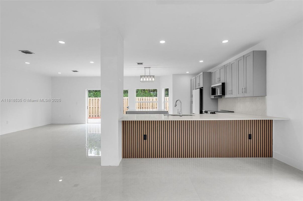 Interior, Kitchen, Pendant Lights, Recessed Lighting