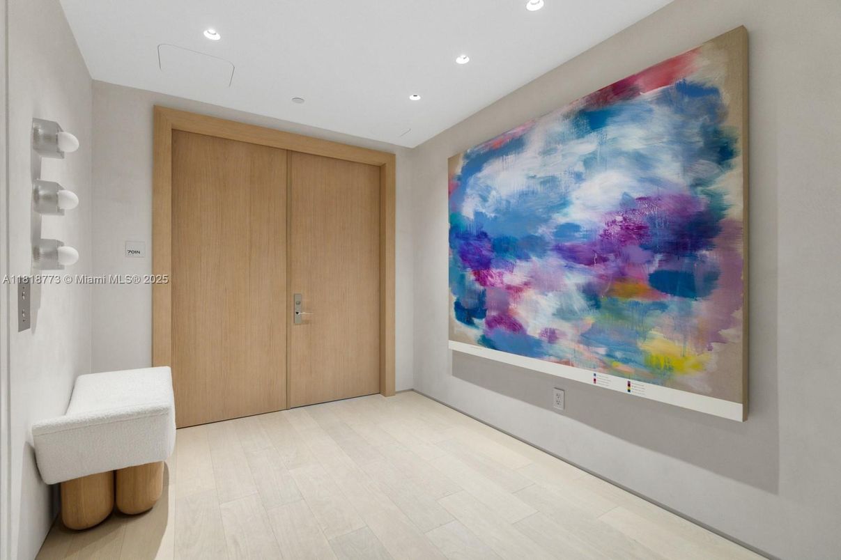 Interior, Recessed Lighting, Wood Texture Flooring