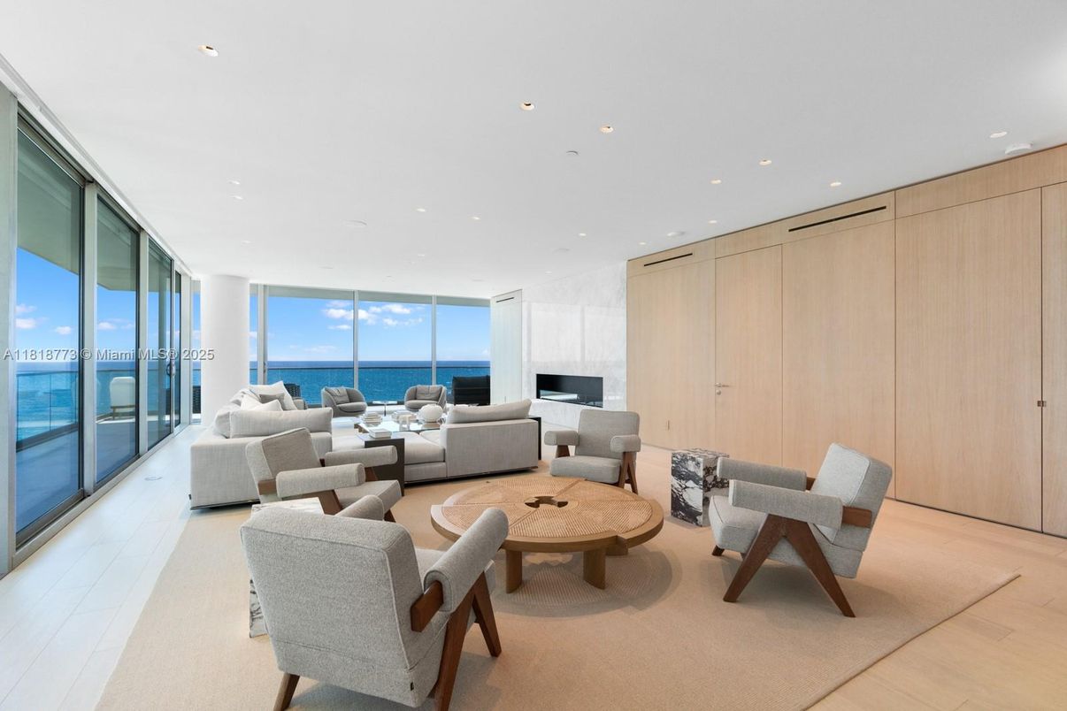 Interior, Living room, Recessed Lighting, Water, Wood Texture Flooring