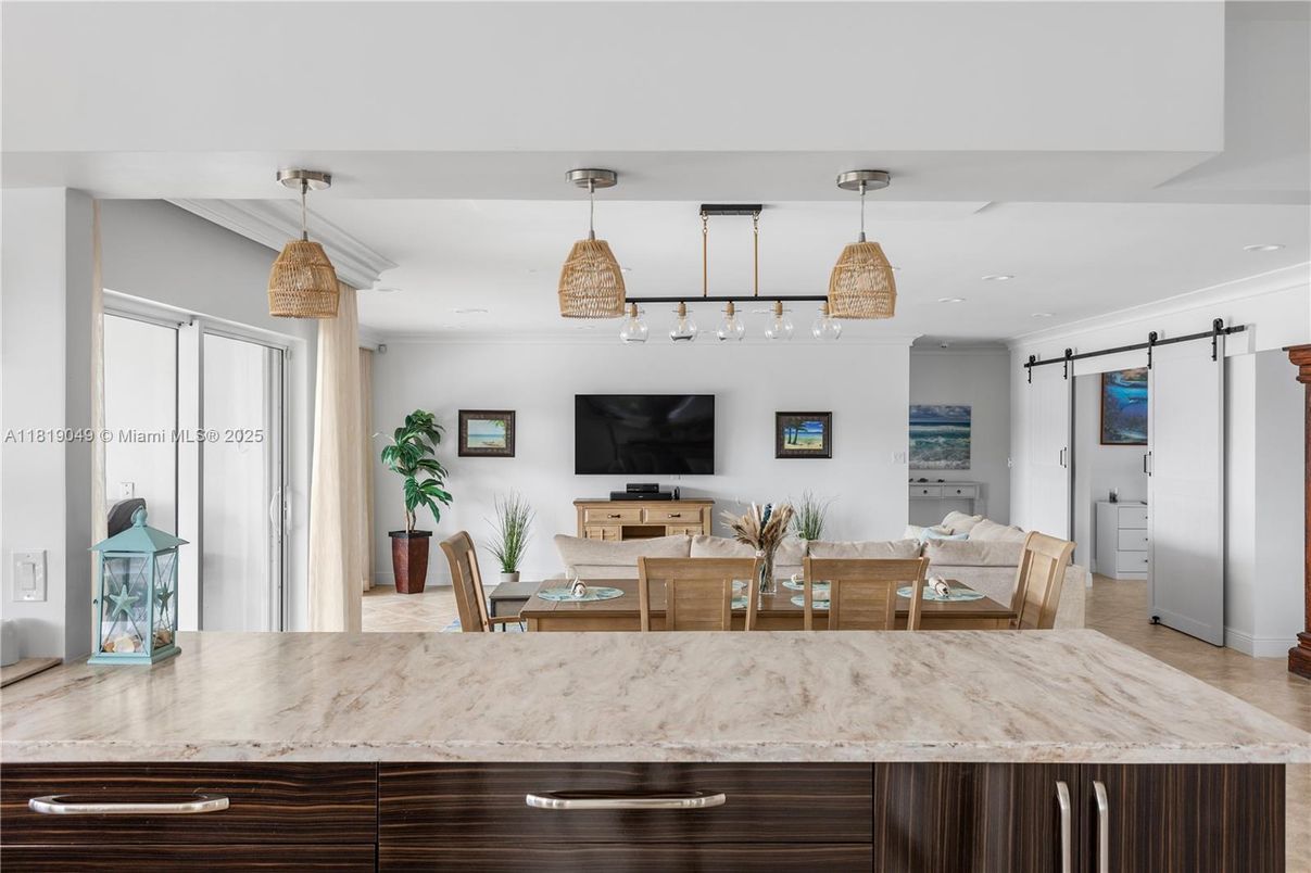 Dining room, Interior, Living room, Pendant Lights, Recessed Lighting