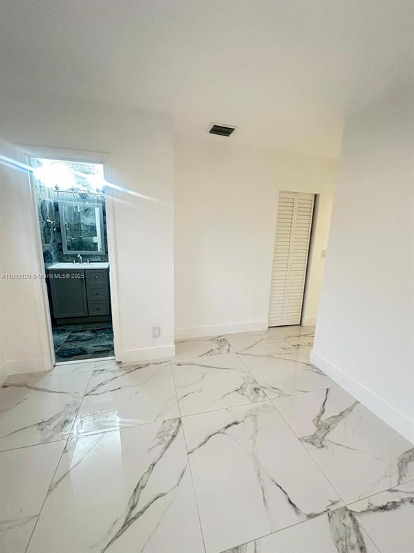Empty room, Interior, Marble