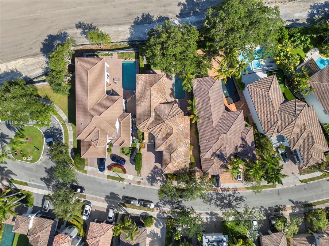Exterior, Drone