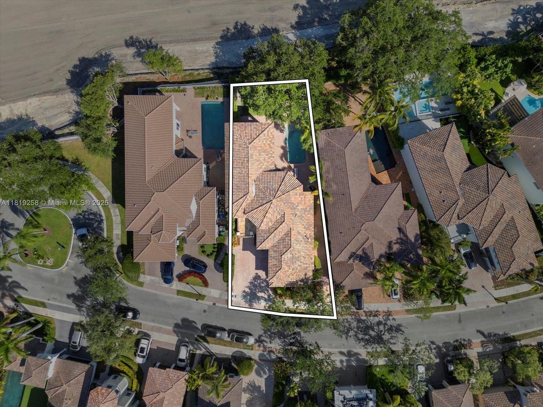 Exterior, Drone