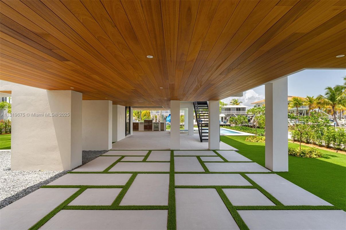Backyard, Exterior