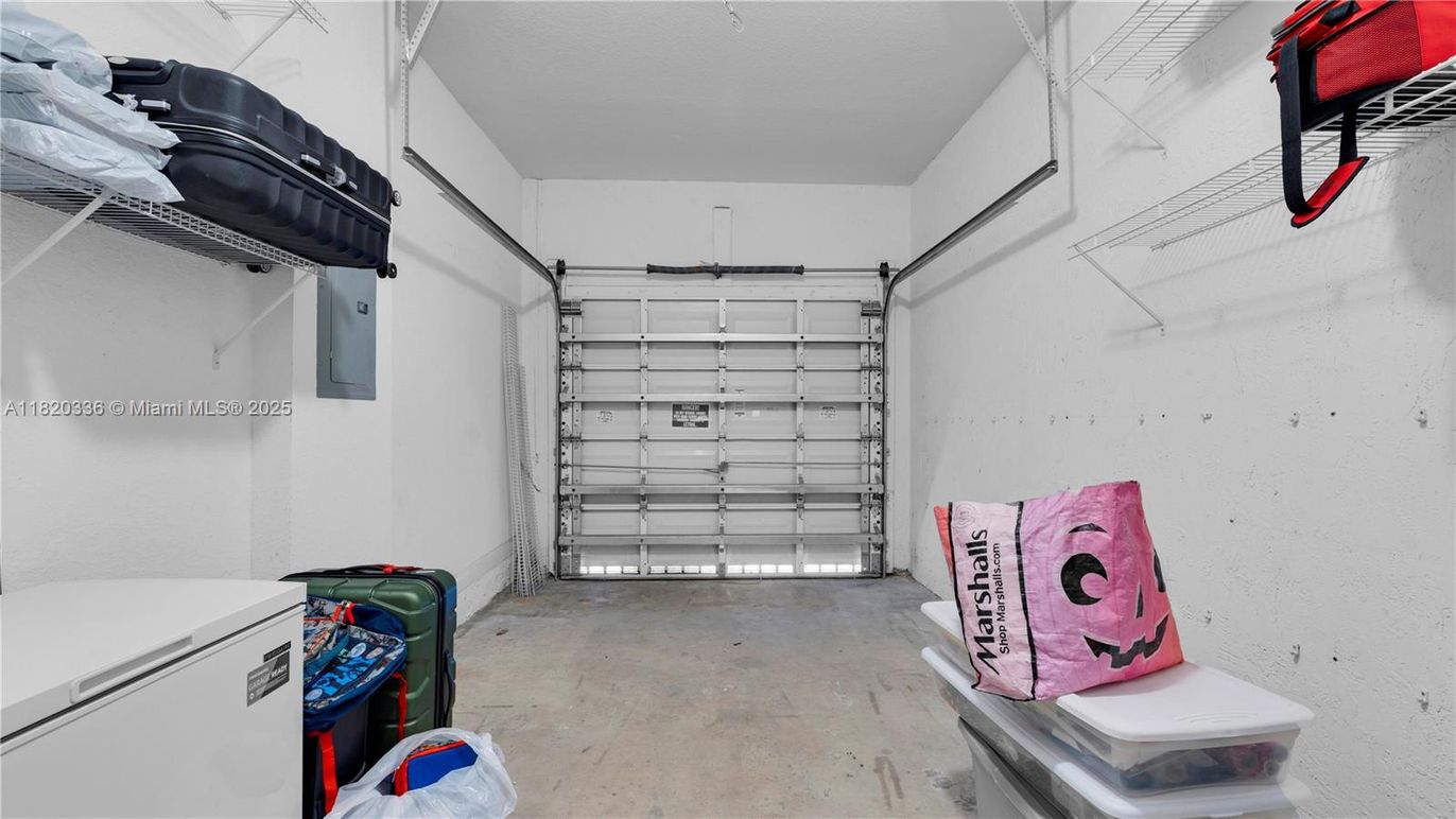 Garage, Interior