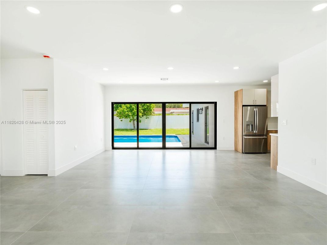 Empty room, Interior, Kitchen, Recessed Lighting
