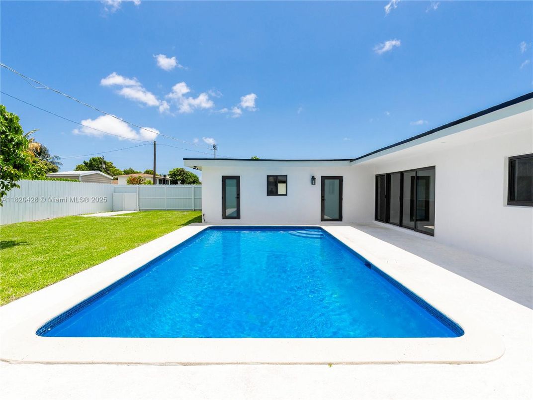 Backyard, Exterior, Pool