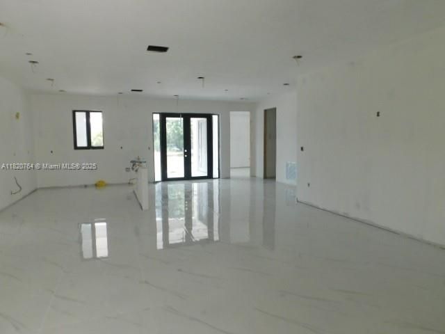 Empty room, Interior, Marble, Recessed Lighting