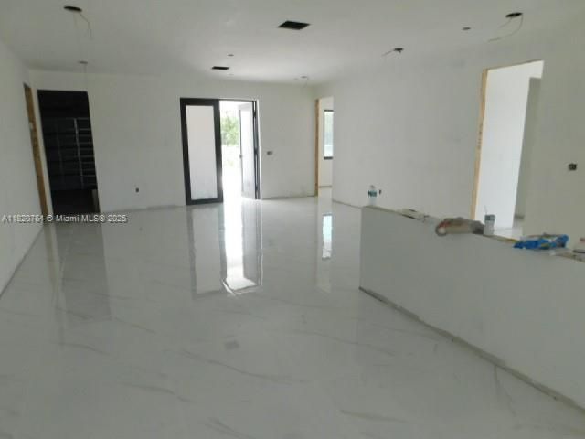 Empty room, Interior, Marble, Recessed Lighting