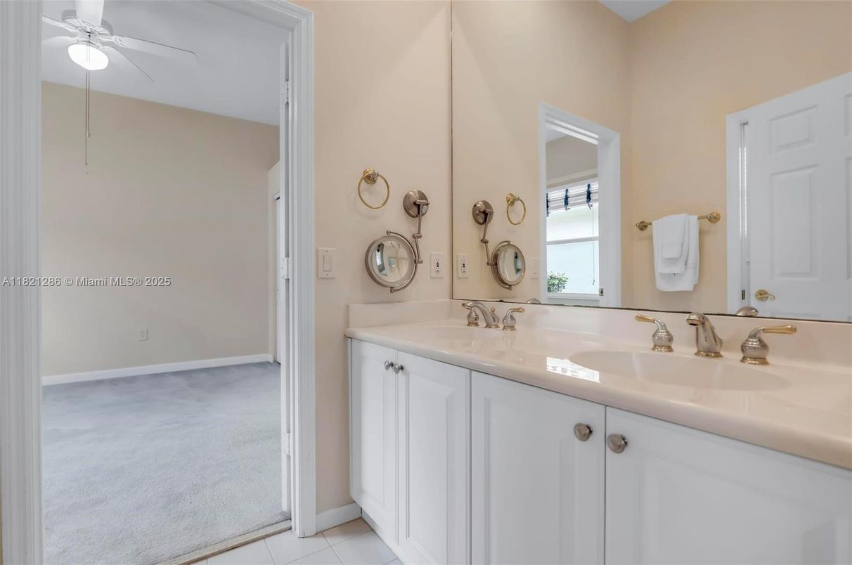 Bathroom, Dual Sink Vanities, Interior