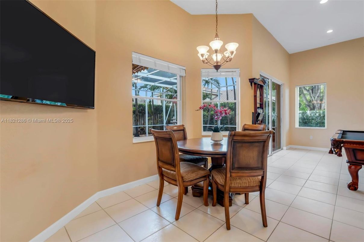 Chandelier, Dining room, Interior, Recessed Lighting