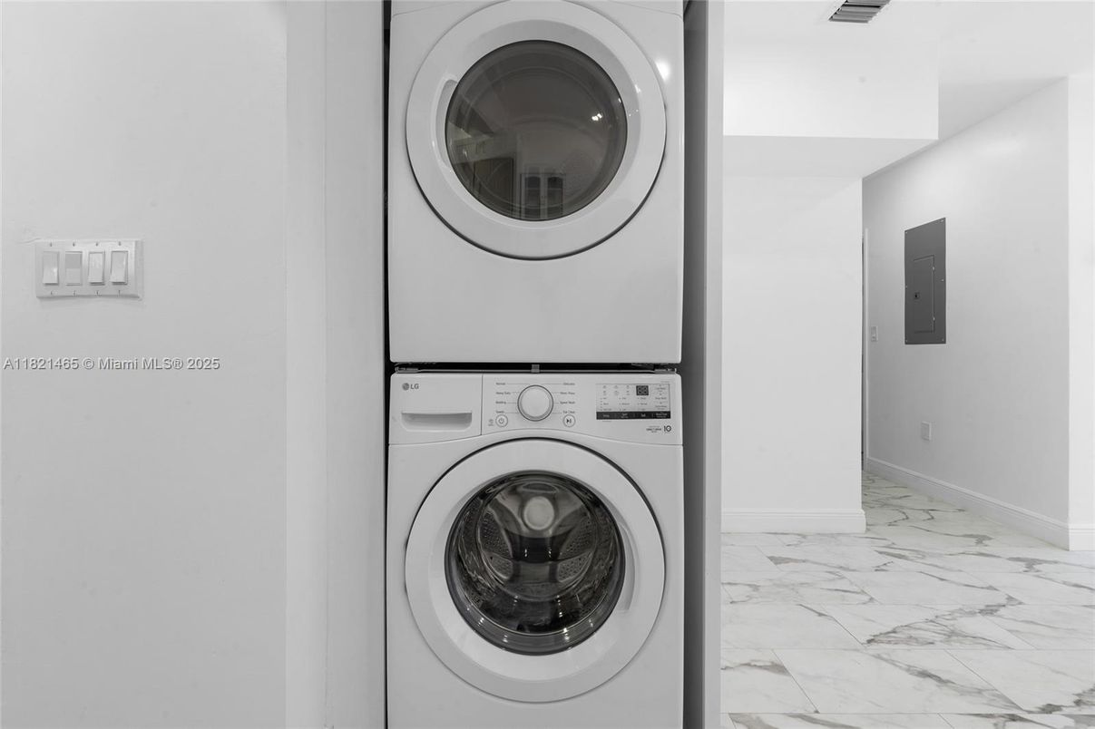 Interior, Marble, Utility Closets, Washer