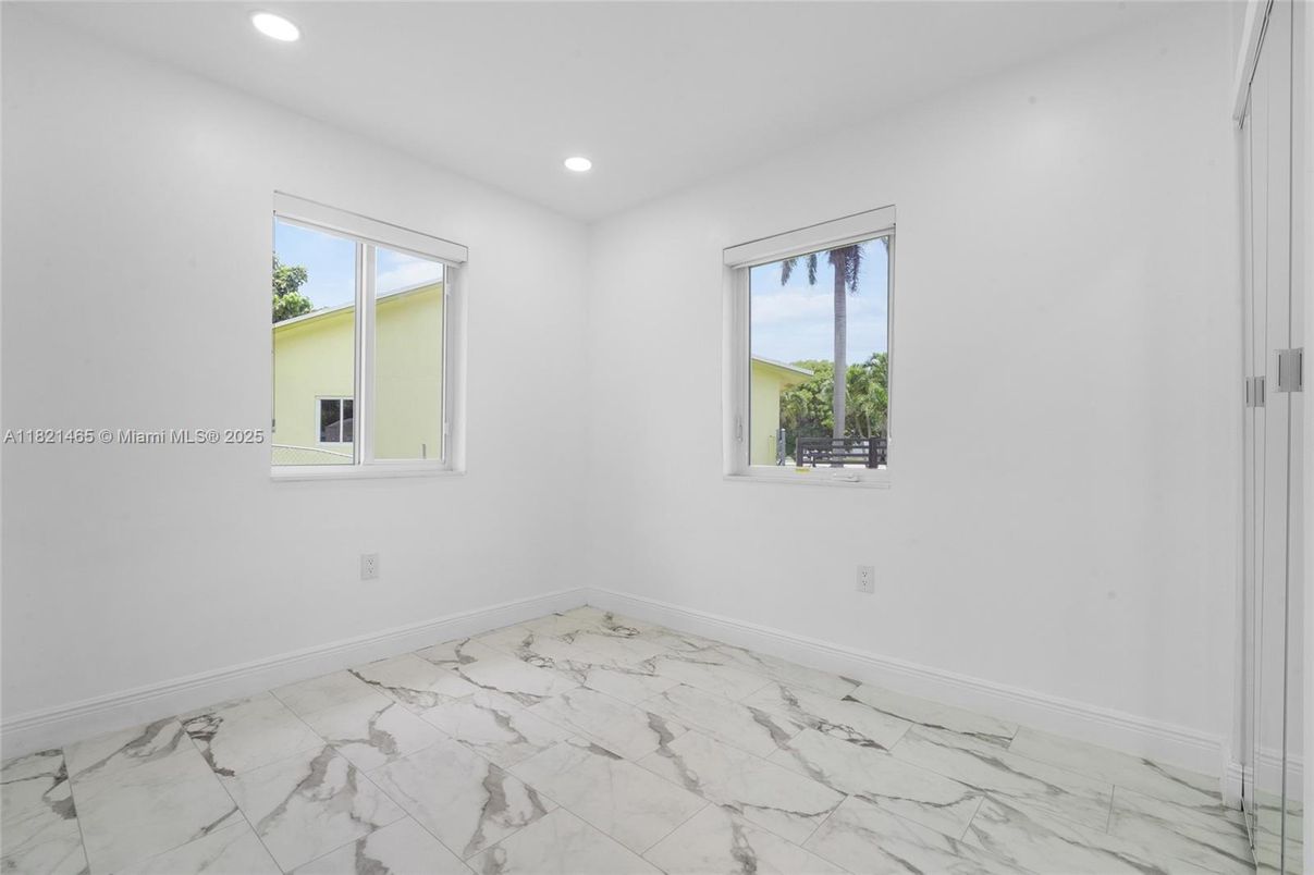 Empty room, Interior, Marble, Recessed Lighting