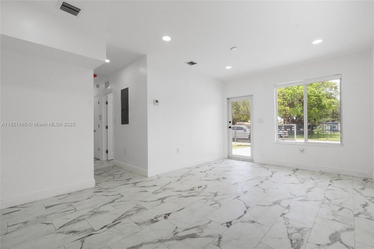 Empty room, Interior, Marble, Recessed Lighting