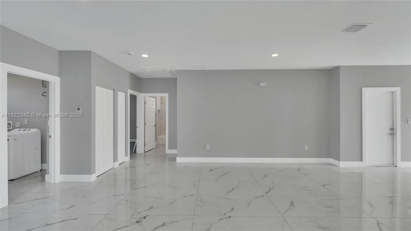 Empty room, Interior, Marble, Recessed Lighting, Washer