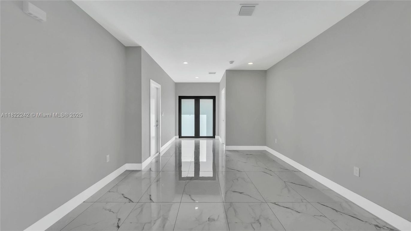 Empty room, Interior, Marble, Recessed Lighting