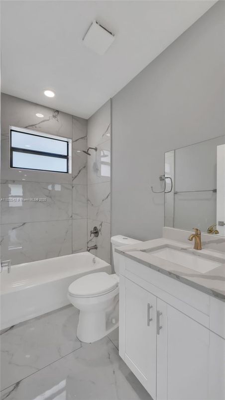 Bathroom, Interior, Marble, Marble Walls, Recessed Lighting
