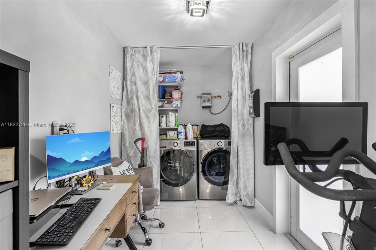 Home Office, Interior, Washer