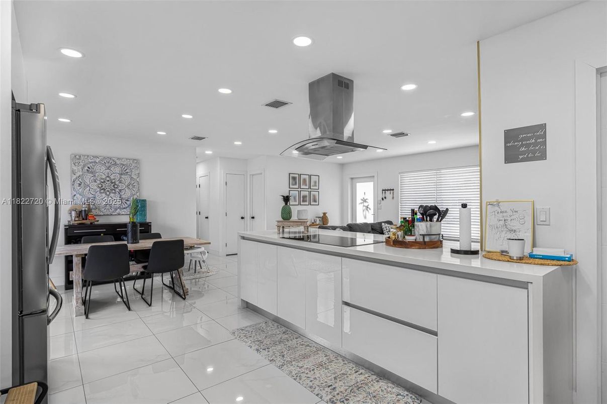 Dining room, Interior, Kitchen, Recessed Lighting