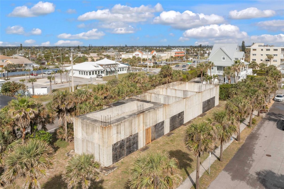 Exterior, Drone