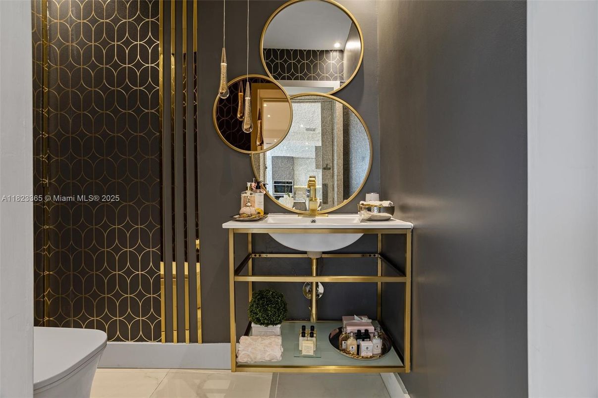 Bathroom, Interior